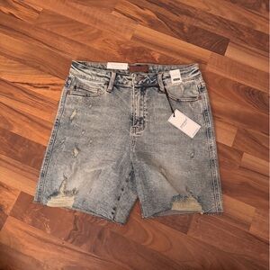 NWT Judy Blue Light Wash Distressed midi shorts